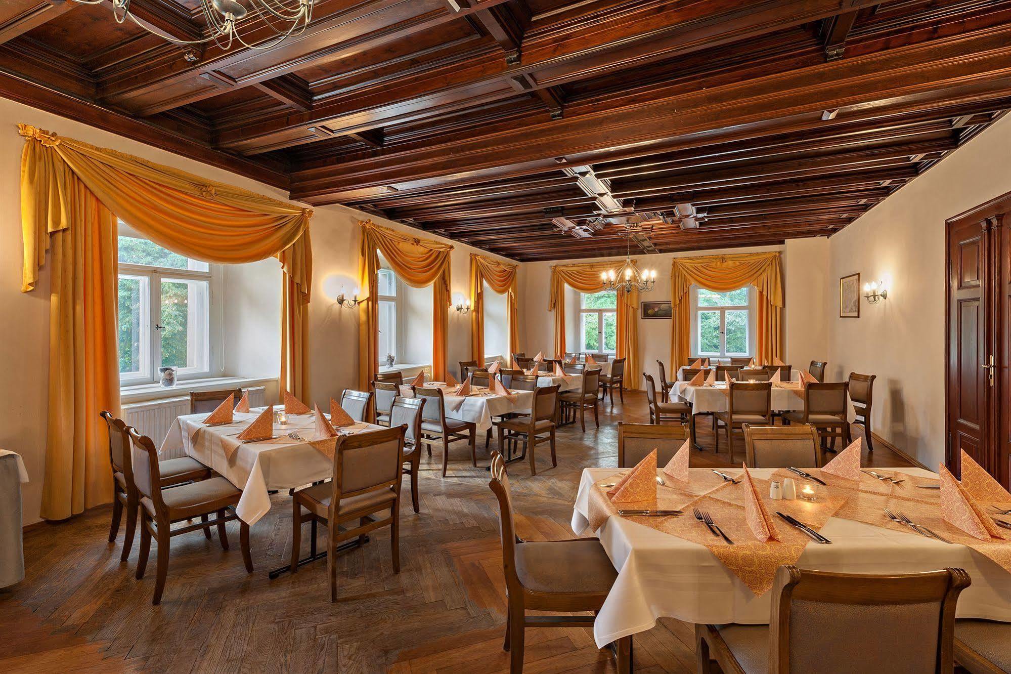 Schloßhotel Althörnitz 3*
